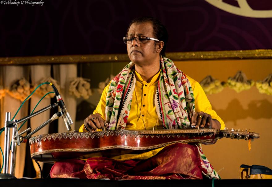 Debashish Bhattacharya ans his slide guitar
