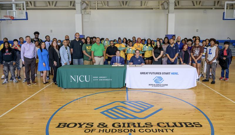 11-Boys_Girls Club MOU_2569