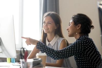 one-female-guides-female-points-computer